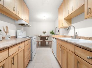 2012 Fullerton Ave #119, North Vancouver, BC V7P3E3