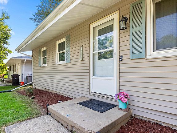 3rd image of 5923 N Graceland Dr