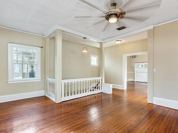 5th image of 2331 College St