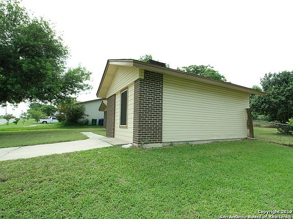 3rd image of 326 Cable Dr