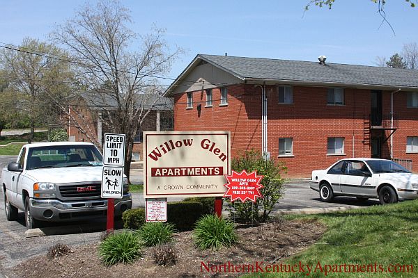 2nd image of 527 Rosary Dr #5