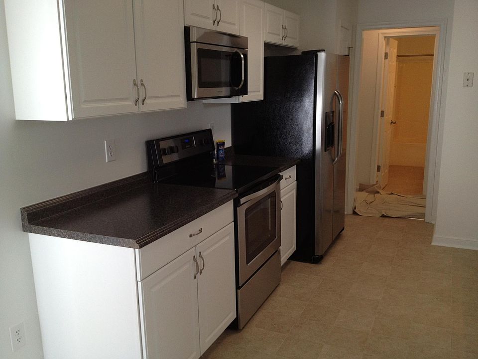 2nd image of 2504 Glenstone Pl