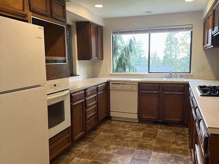 1321 Toledo St — Photo 2