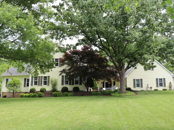 1155 Puryears Bend Rd, Hartsville, TN 37074