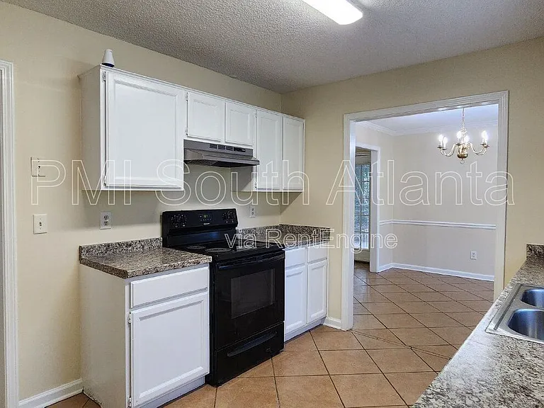2735 Stanton Woods Dr SE — Photo 6