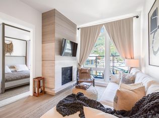 6687 Nelson Ave #408, West Vancouver, BC