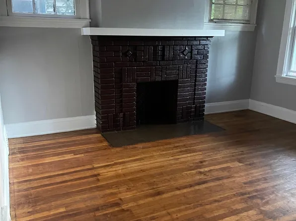 697 Eddy Rd APT 2, Cleveland, OH 44108