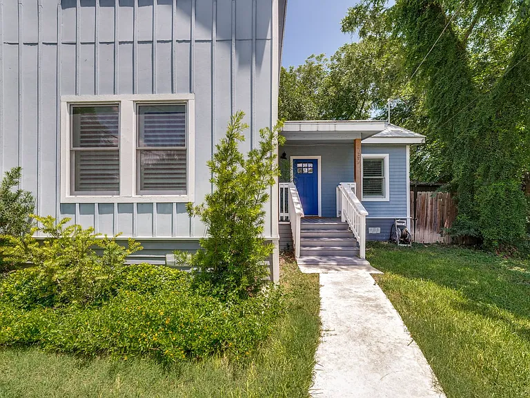 737 E Magnolia Ave — Photo 3