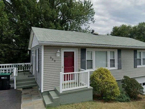 328 Lee St, Strasburg, VA 22657