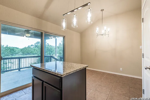 3 bed, 2.0 bath, 1552 sqft, $2,100 — Photo 4