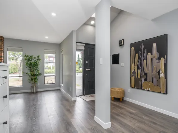 14956 20th Ave, Surrey, BC V4A 6T8