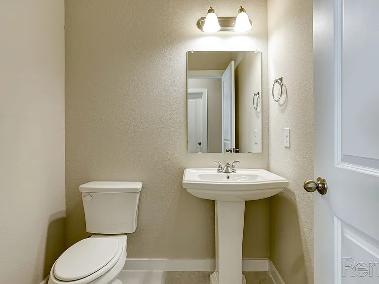 4147 Tobin Dr — Photo 8