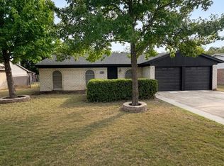 507 S Walnut Creek Dr, Mansfield, TX 76063