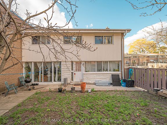 2nd image of 30 Sentinel Rd #2
