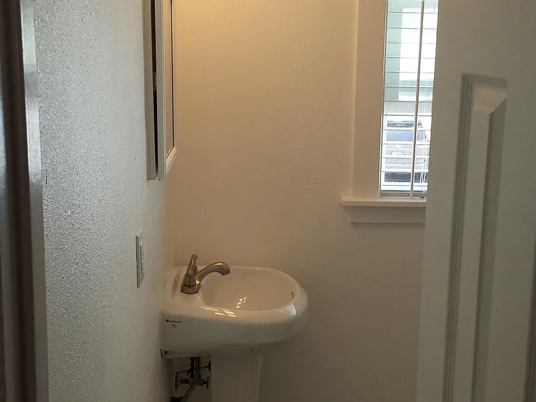 650 Marion St NE #1 — Photo 50