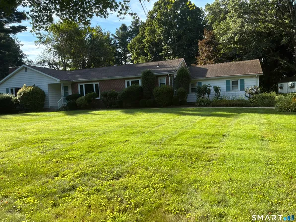 10 Vernon Court, Woodbridge, CT 06525