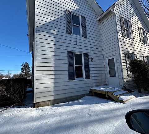 5th image of 109 E Park Ave #1