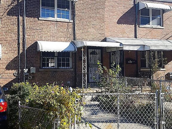 3rd image of 2963 Bouck Ave