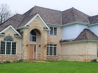 33W125 Brewster Creek Cir, Wayne, IL 60184