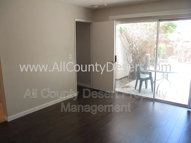 52020 Avenida Mendoza — Photo 7
