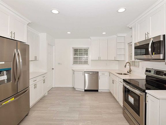 2nd image of 289 Washington Ave