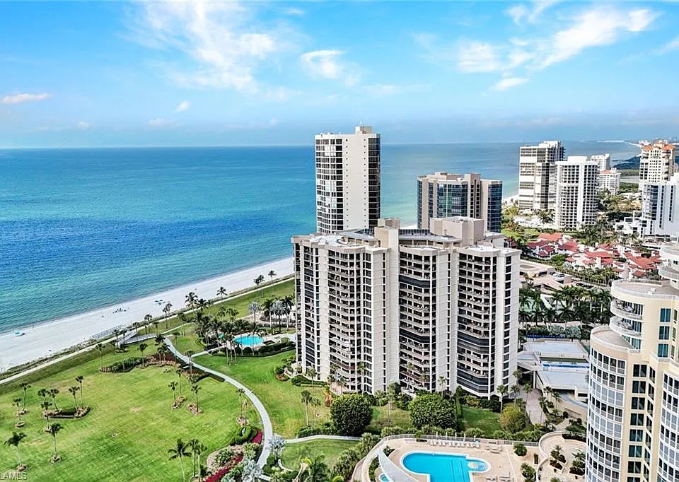 4551 Gulf Shore Blvd N #505