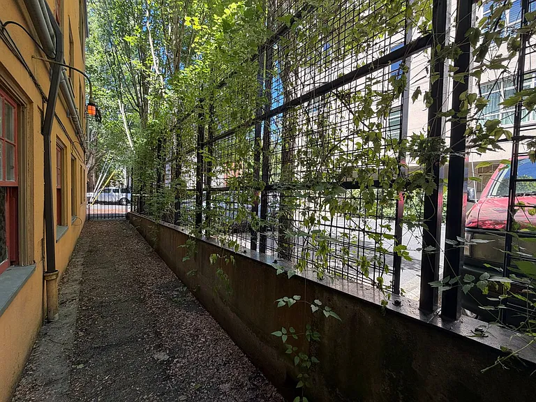 Greenway Apartments — Photo 21