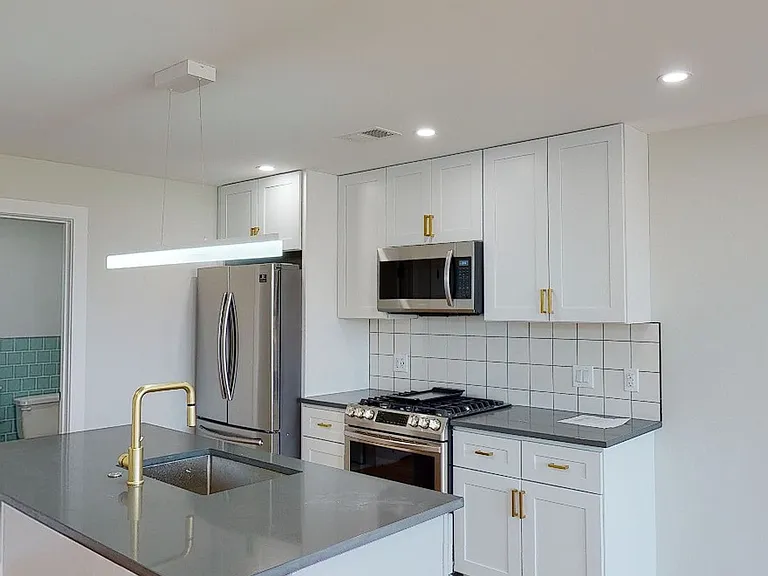 2636 Belgrade St — Photo 2
