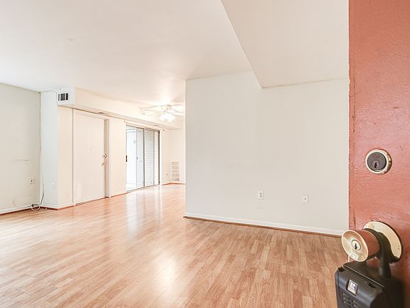 5th image of 12207 Academy Way #143
