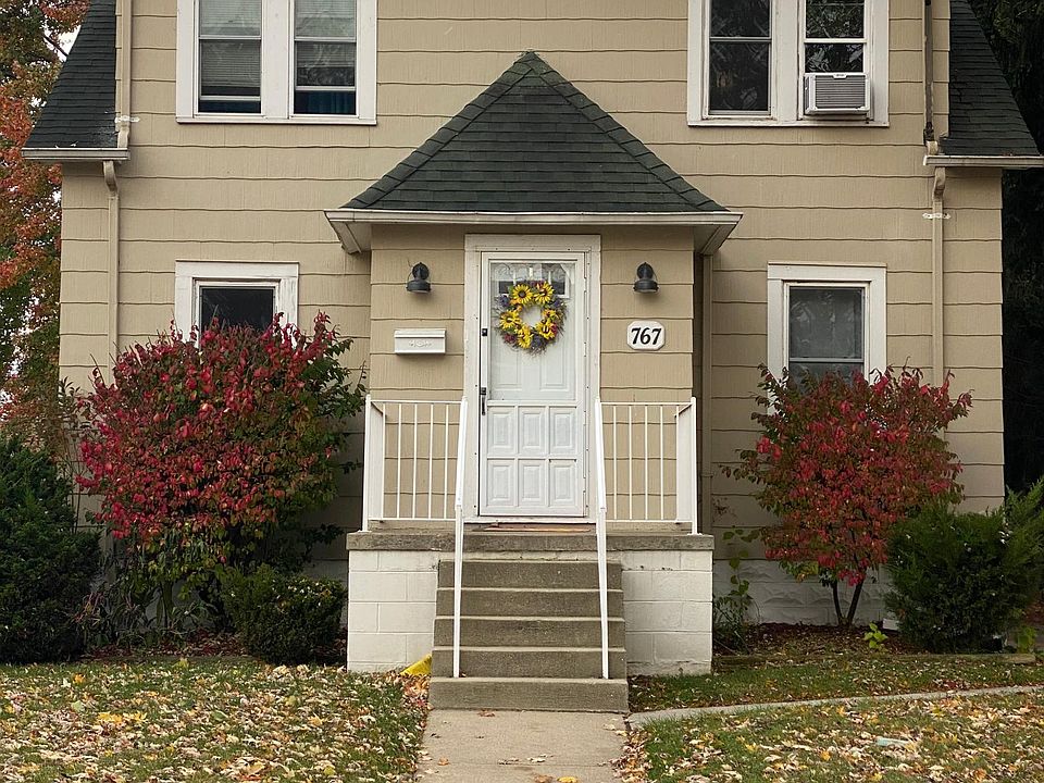1st image of 767 Riverbank St #2