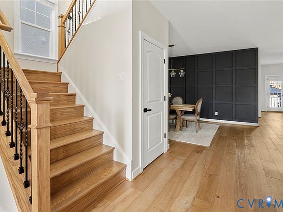 4th image of 9409 Alsace Ct