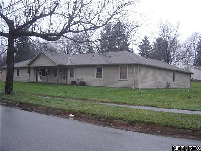 2nd image of 1733 & 1735 Mohawk Dr
