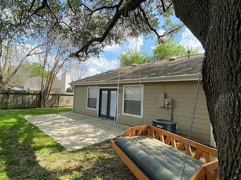 Spacious backyard perfect for relaxation