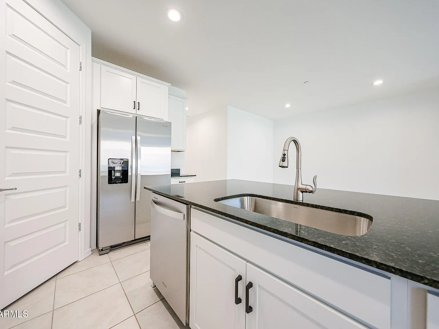 3 bed, 2.0 bath, 1821 sqft, $2,150 — Photo 4