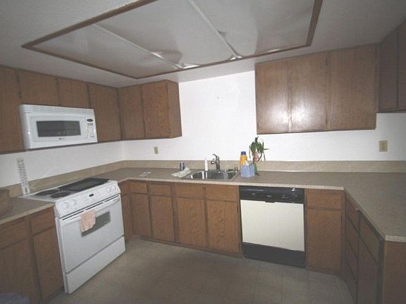 4th image of 23501 Lakeview Dr