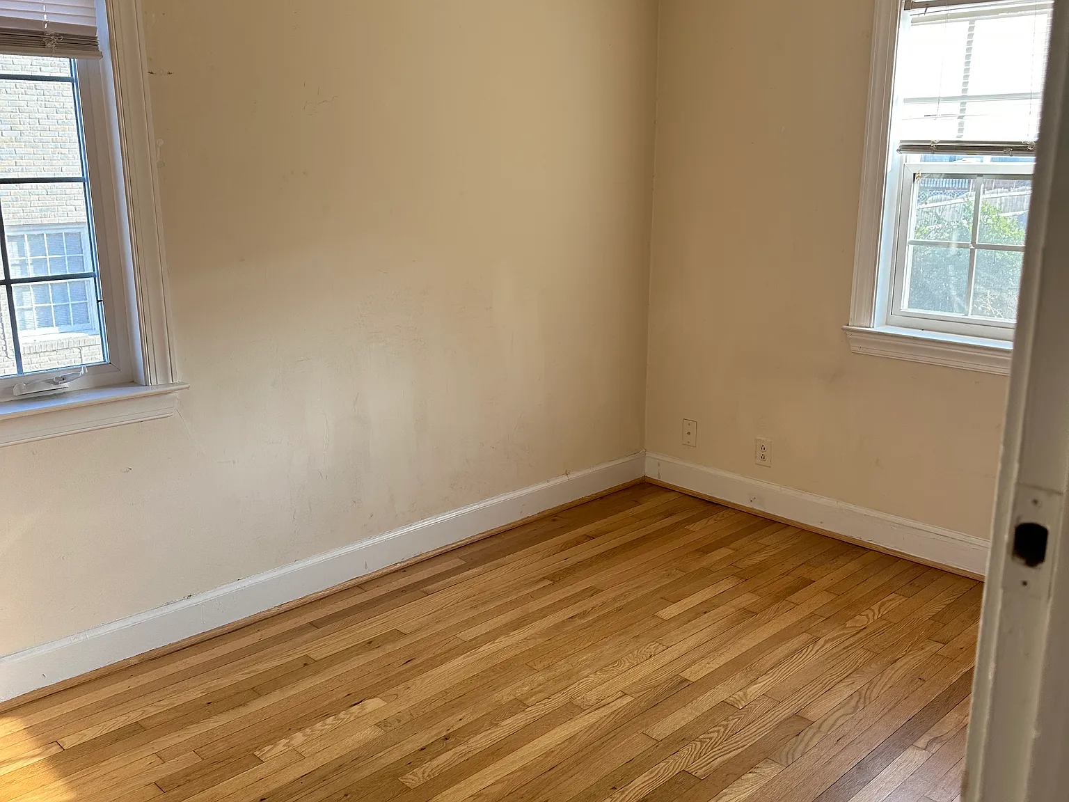 2 bed, 900 sqft, $1,050 — Photo 2