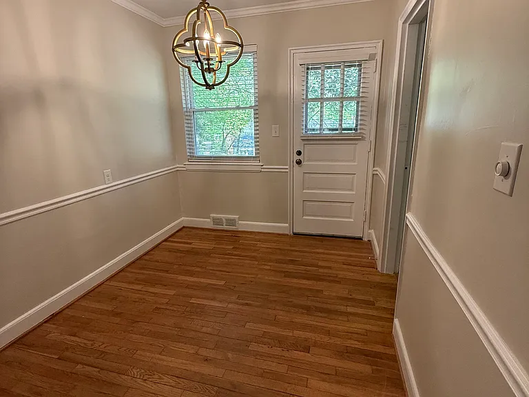 2625 B Greenbrier Rd — Photo 6