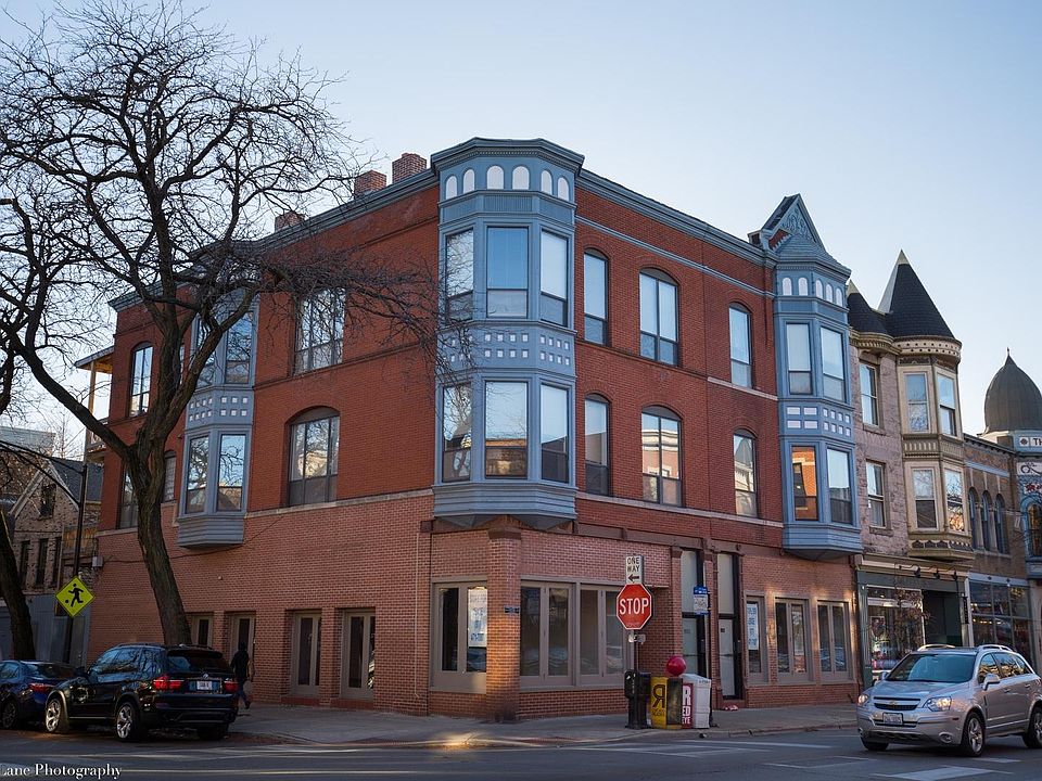 1st image of 903 W Armitage Ave