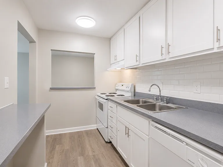 Modern Living in the Heart of Northlake — Photo 90