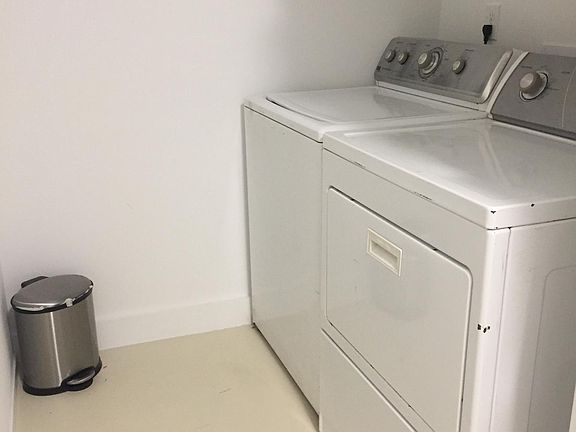 Washer/Dryer shared with 3 Apartments in House