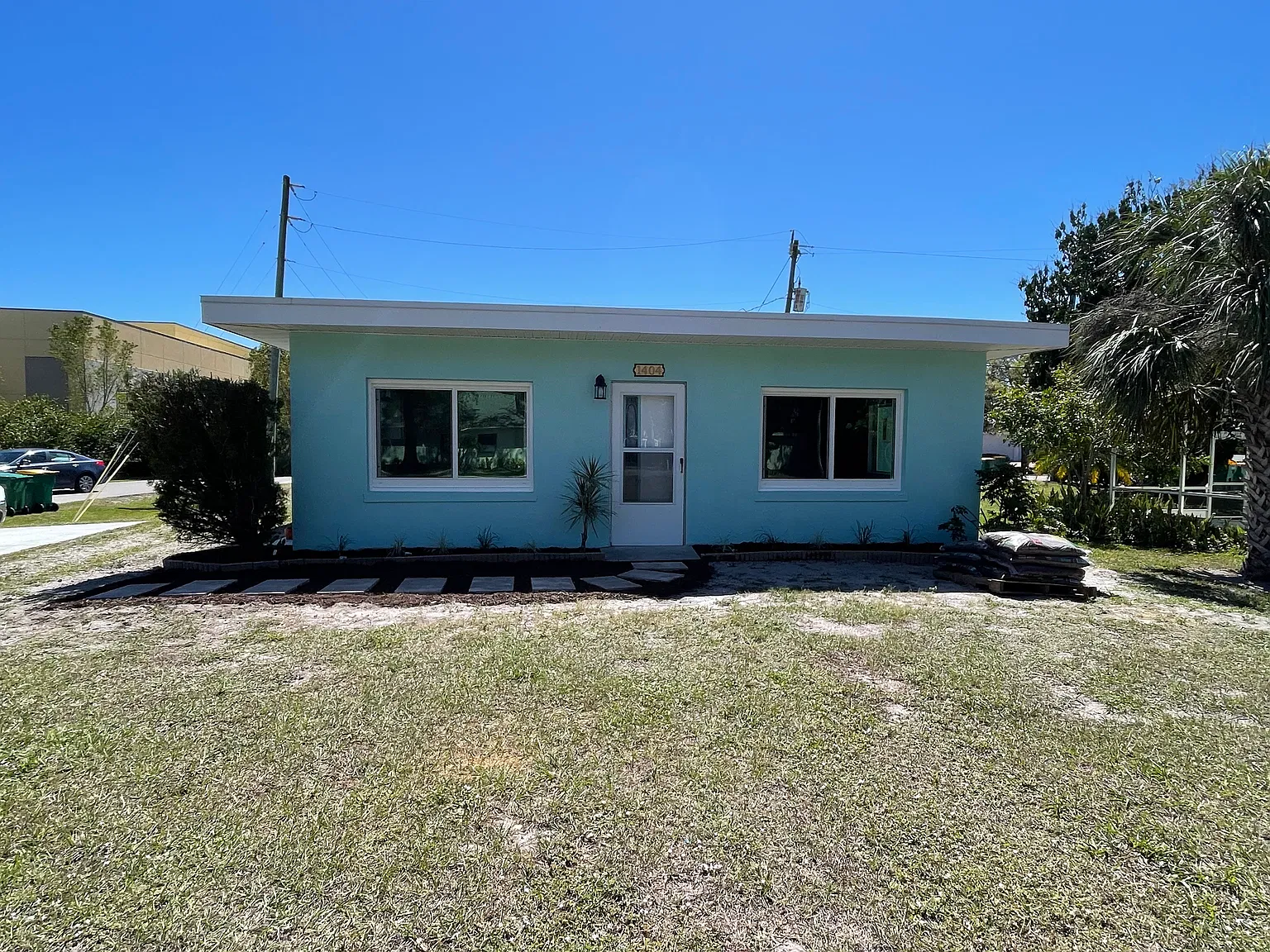 2 bed, 784 sqft, $2,200 — Photo 1