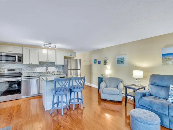 844 Route 28 APT 2A, South Yarmouth, MA 02664