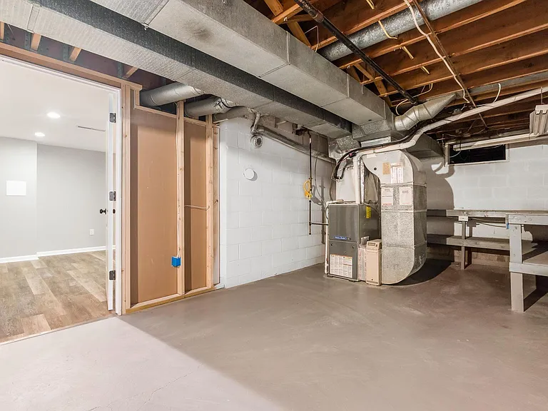 2652 Maplewood Dr — Photo 33