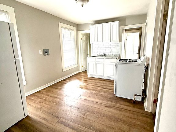 4th image of 76 3rd Street