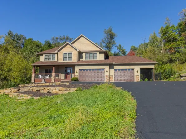 908 87th Ave, Hudson, WI 54016