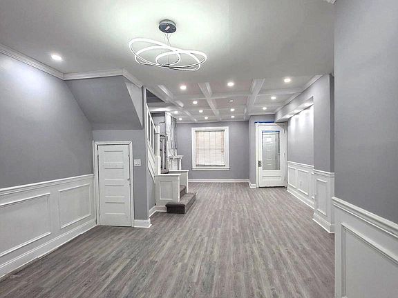 3rd image of 6026 Irving St