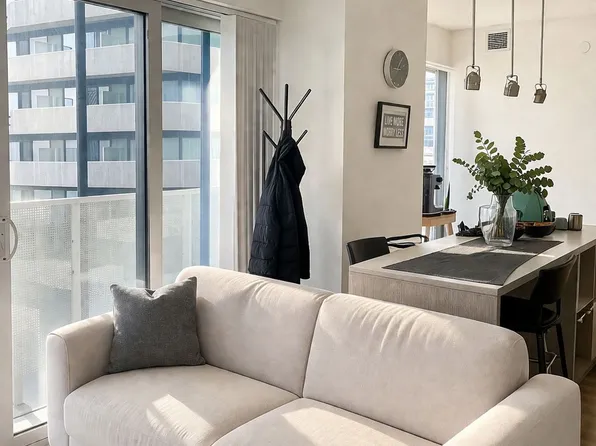 88 Harbour St, Toronto, ON