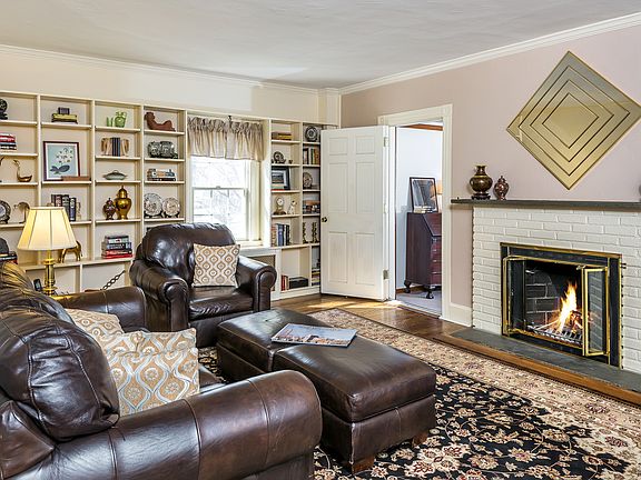 3rd image of 56 Sylvan Ave