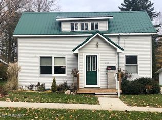 246 W Osceola Ave, Reed City, MI 49677