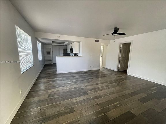 4th image of 1425 NE 56th St APT 1